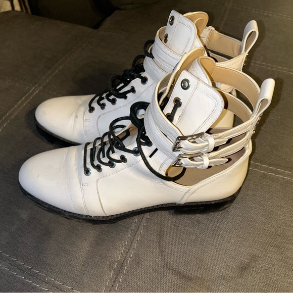 White michael kors boots - Picture 3 of 9